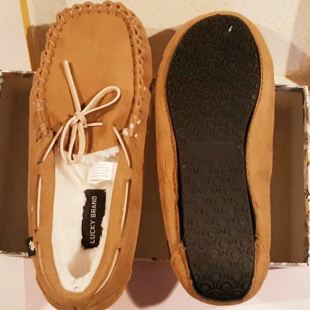 NWOT Lucky Fur Lined Moccaisin